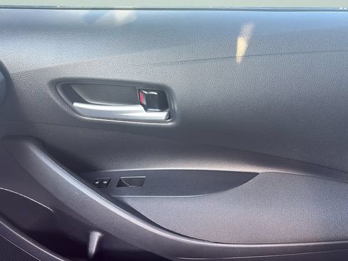 Used 2020 Toyota Corolla LE FWD image 13