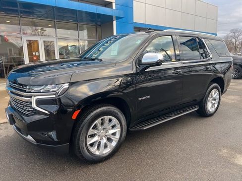 Used 2024 Chevrolet Tahoe Premier w/ Premium Package image 2