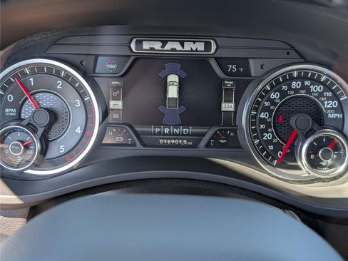 Used 2024 RAM 2500 Big Horn w/ Safety Group AWD/4WD image 33