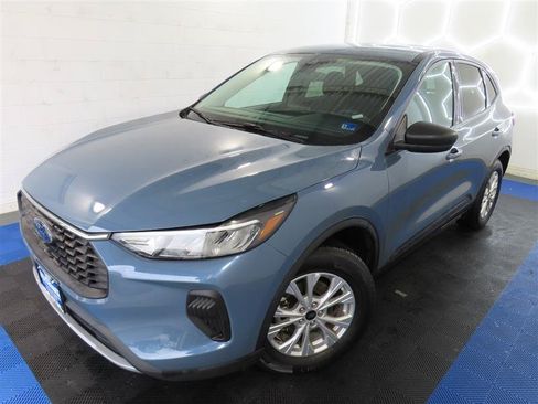 Used 2025 Ford Escape Active AWD/4WD image 4