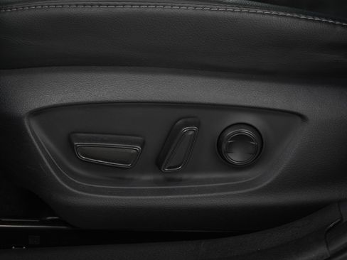 Used 2018 Toyota Camry XSE image 27