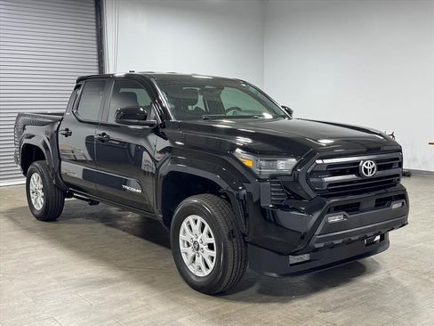 Used 2024 Toyota Tacoma SR5 image 2
