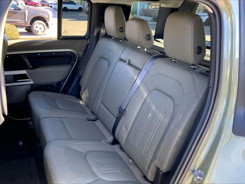 Used 2021 Land Rover Defender 110 SE image 18