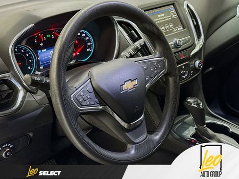 Used 2019 Chevrolet Equinox LT FWD image 13