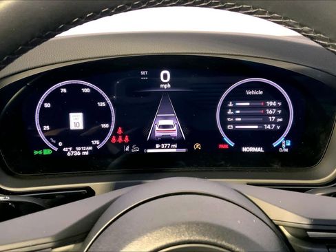 Used 2025 Porsche Cayenne image 29