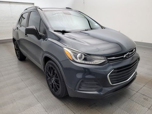 Used 2021 Chevrolet Trax LT w/ Sport Edition FWD image 13