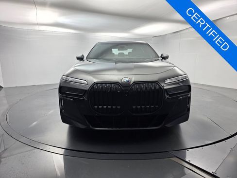 Used 2024 BMW 760i xDrive w/ Executive Package AWD/4WD image 2