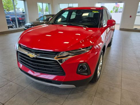 Used 2020 Chevrolet Blazer LT FWD image 2