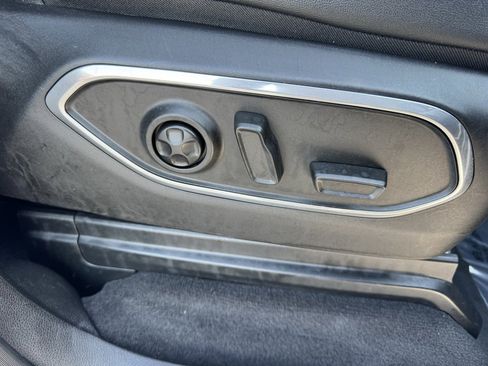 Used 2024 Jeep Wagoneer L Base image 26