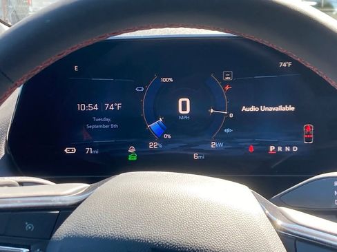 New 2025 Chevrolet Equinox EV RS w/ Convenience Package II FWD image 9