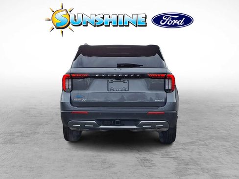 Certified 2025 Ford Explorer Active w/ Active Comfort Package image 5