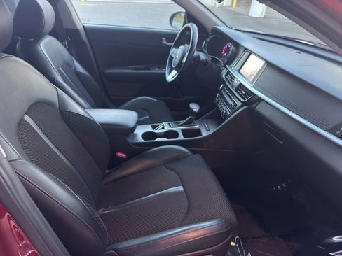 Used 2020 Kia Optima S image 17