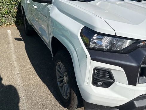 Used 2024 Chevrolet Colorado LT w/ LT Convenience Package II RWD image 4