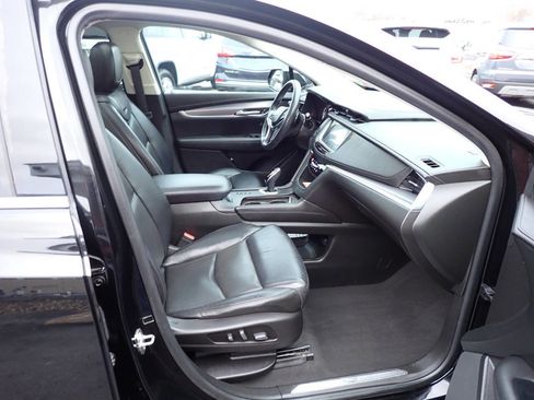 Used 2017 Cadillac XT5 Luxury image 10