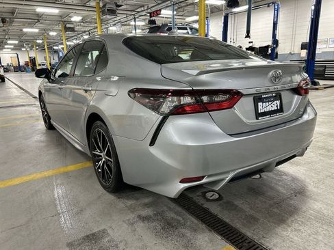 Used 2024 Toyota Camry SE w/ Cold Weather Package image 6