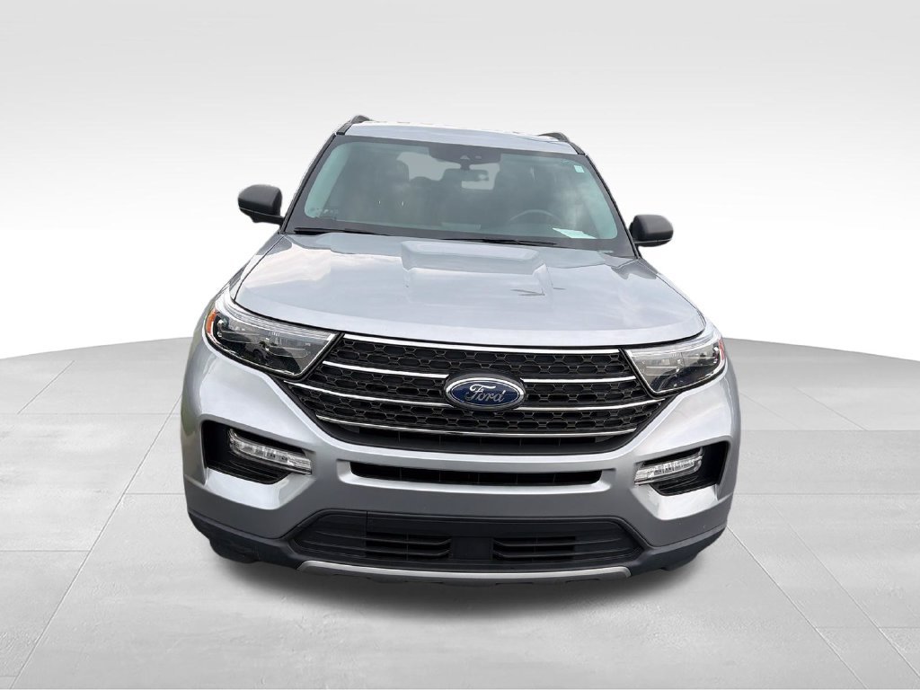 Used 2022 Ford Explorer XLT w/ Equipment Group 202A RWD image 8