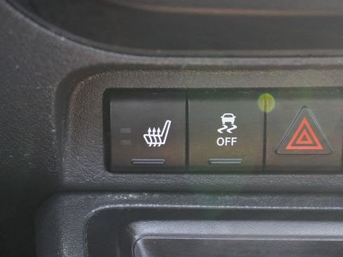 Used 2016 Jeep Patriot High Altitude FWD image 23