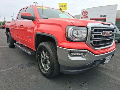 Used 2017 GMC Sierra 1500 SLE w/ SLE Value Package AWD/4WD image 2