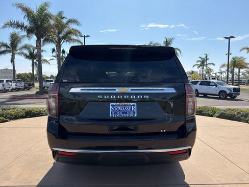 Used 2024 Chevrolet Suburban LT AWD/4WD image 5