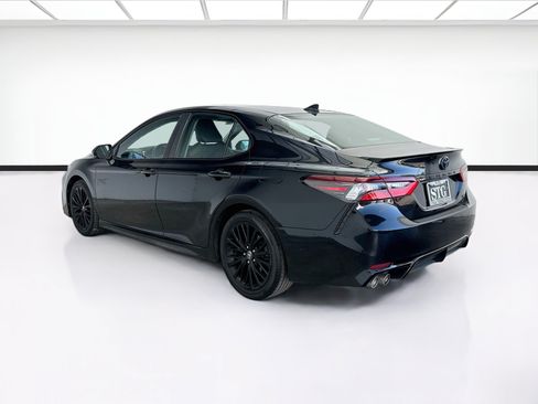 Used 2022 Toyota Camry SE FWD image 6