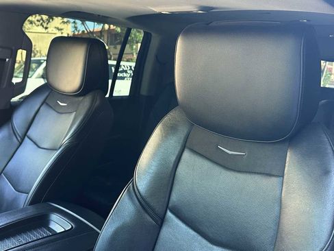 Used 2019 Cadillac Escalade ESV Luxury AWD/4WD image 37