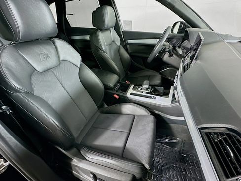 Used 2024 Audi Q5 e Prestige w/ Prestige Package AWD/4WD image 8