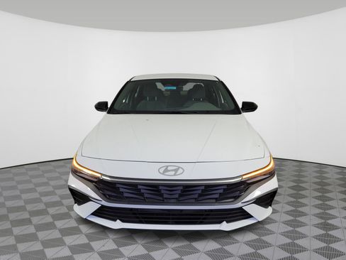 New 2025 Hyundai Elantra SEL image 41