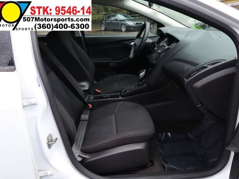 Used 2017 Ford Focus SE FWD image 16