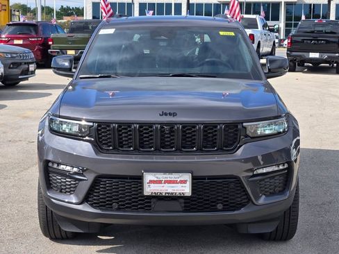 New 2025 Jeep Grand Cherokee Limited w/ Luxury Tech Group II image 2