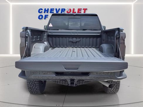 Certified 2025 Chevrolet Silverado 2500 ZR2 AWD/4WD image 9