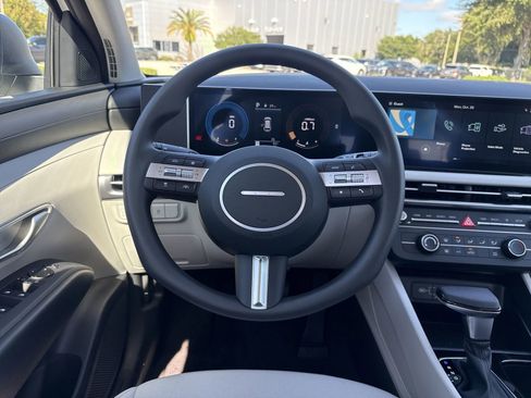 New 2026 Hyundai Tucson SE image 11