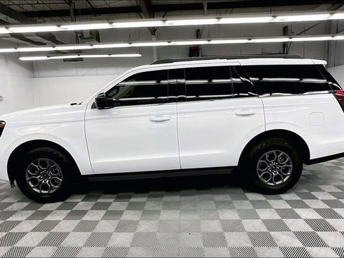Used 2025 Ford Expedition Active AWD/4WD image 14
