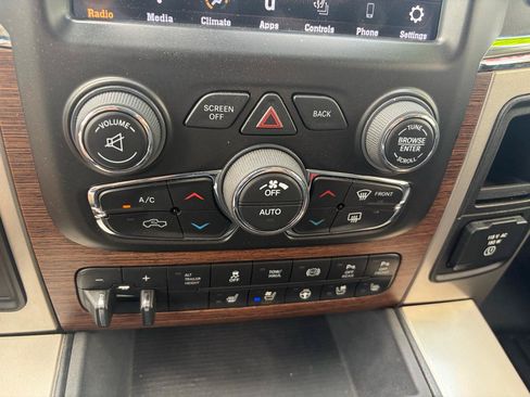 Used 2018 RAM 2500 Laramie AWD/4WD image 32