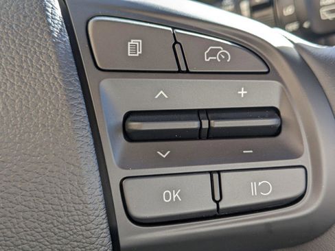 New 2025 Hyundai Venue SEL FWD image 29