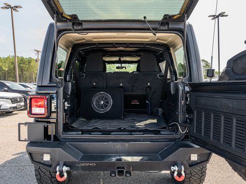 Used 2021 Jeep Wrangler Unlimited Sahara AWD/4WD image 16