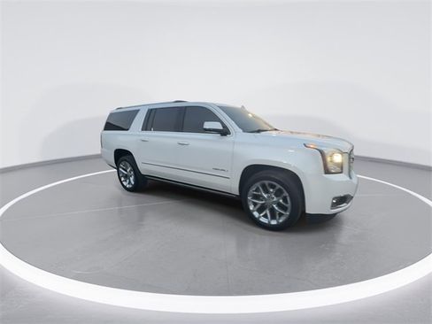 Used 2020 GMC Yukon XL Denali w/ Denali Premium Package image 2