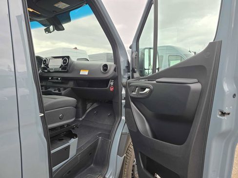 Used 2026 Mercedes-Benz Sprinter 2500 image 10