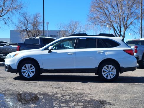 Used 2017 Subaru Outback 2.5i Premium image 4