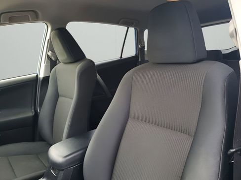 Used 2017 Toyota RAV4 LE image 28