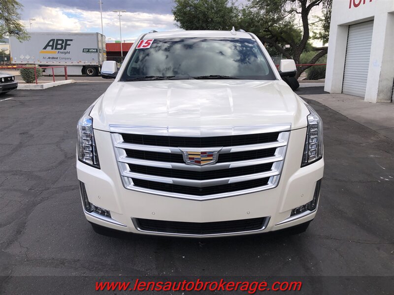 Used 2015 Cadillac Escalade 2WD image 3
