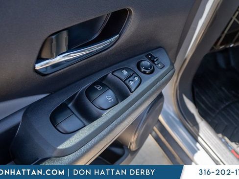 Used 2023 Nissan Kicks SR w/ SR Premium Package FWD image 15