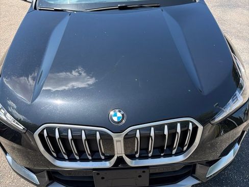 Used 2025 BMW X1 xDrive28i AWD/4WD image 3