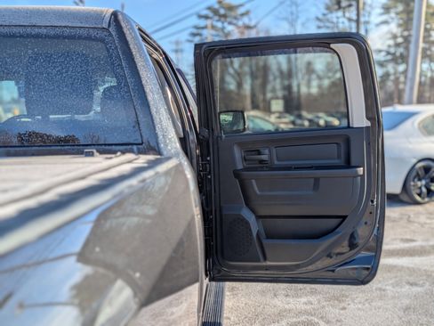 Used 2017 RAM 1500 Express w/ Black Ram 1500 Express Group image 36