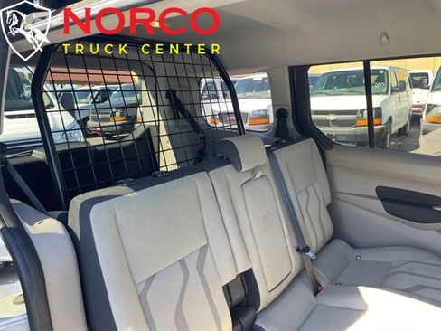 Used 2018 Ford Transit Connect XLT image 6