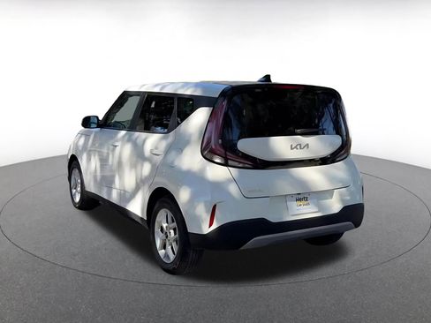 Used 2025 Kia Soul LX w/ LX Technology Package image 11