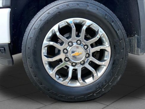 Used 2024 Chevrolet Silverado 2500 LTZ w/ LTZ Plus Package AWD/4WD image 10