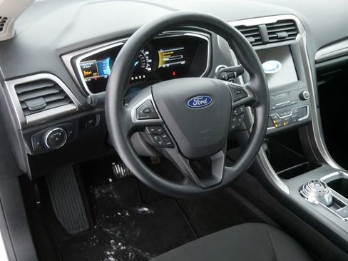 Certified 2019 Ford Fusion SE image 12