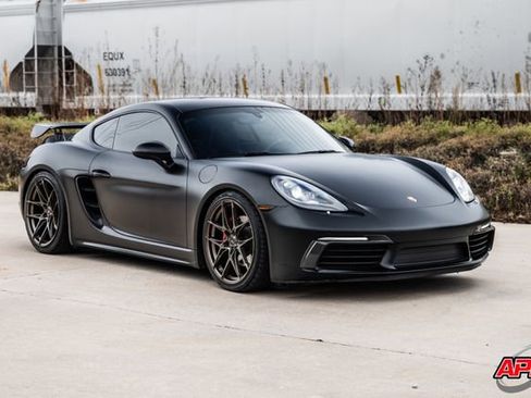 Used 2017 Porsche 718 Cayman image 7