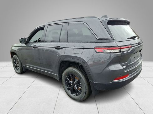 New 2026 Jeep Grand Cherokee 4WD image 5