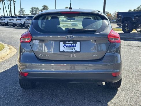 Used 2017 Ford Focus SEL image 9